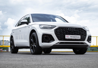 Подержанный автомобиль Audi Q5 2021 года (3 фото)