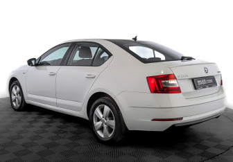 Подержанный автомобиль Skoda Octavia Liftback 2019 года (7 фото)