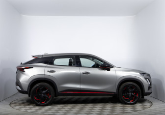 Подержанный автомобиль Omoda C5 2023 года (4 фото)