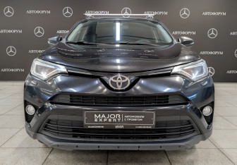 Подержанный автомобиль Toyota RAV4 2019 года (2 фото)