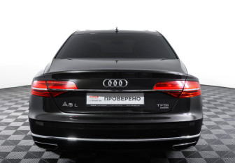 Подержанный автомобиль Audi A8 2016 года (6 фото)
