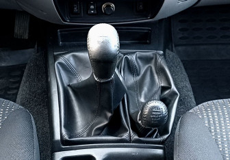 Подержанный автомобиль Mitsubishi L200 2011 года (14 фото)