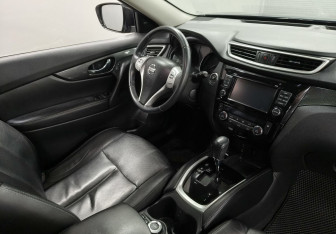 Подержанный автомобиль Nissan X-Trail 2017 года (12 фото)