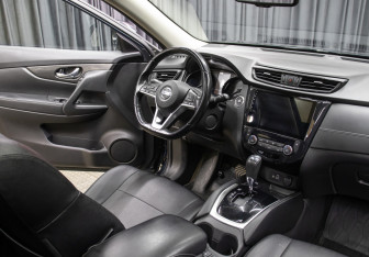 Подержанный автомобиль Nissan X-Trail 2021 года (11 фото)