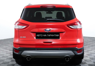 Подержанный автомобиль Ford Kuga 2013 года (6 фото)