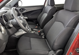 Подержанный автомобиль Nissan Juke 2014 года (20 фото)