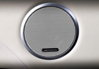 Подержанный автомобиль Land Rover Range Rover 2015 года (28 фото)