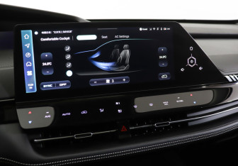 Подержанный автомобиль Changan UNI-K 2023 года (17 фото)