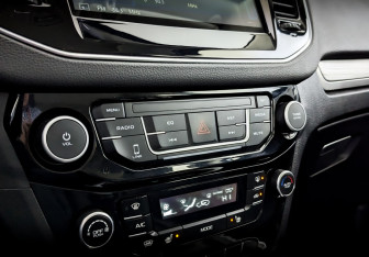 Подержанный автомобиль Geely Emgrand X7 2019 года (30 фото)
