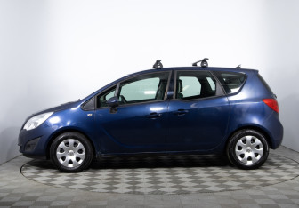 Подержанный автомобиль Opel Meriva 2011 года (8 фото)