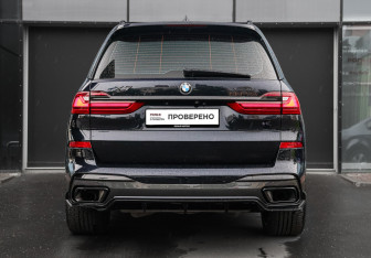 Подержанный автомобиль BMW X7 2020 года (5 фото)