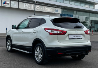 Подержанный автомобиль Nissan Qashqai 2014 года (7 фото)