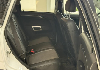 Подержанный автомобиль Opel Antara 2012 года (17 фото)