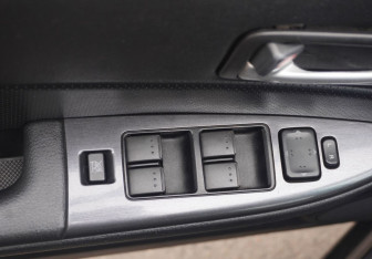 Подержанный автомобиль Mazda 6 Liftback 2006 года (13 фото)