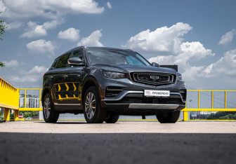 Подержанный автомобиль Geely Atlas Pro 2022 года (3 фото)