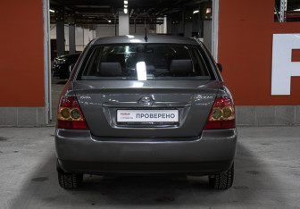 Подержанный автомобиль Toyota Corolla Sedan 2006 года (6 фото)