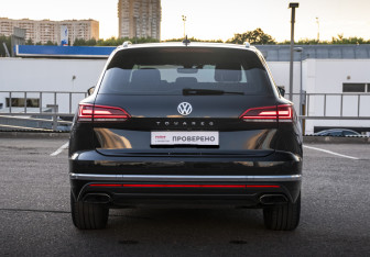 Подержанный автомобиль Volkswagen Touareg 2020 года (6 фото)