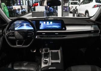 Подержанный автомобиль Chery Arrizo 8 2024 года (10 фото)