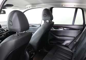Подержанный автомобиль BMW X3 2020 года (15 фото)