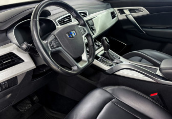 Подержанный автомобиль Geely Atlas 2019 года (7 фото)