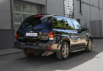 Подержанный автомобиль Chevrolet TrailBlazer 2005 года (4 фото)