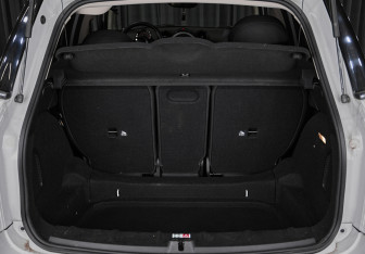 Подержанный автомобиль MINI Countryman 2015 года (6 фото)