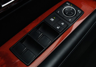 Подержанный автомобиль Lexus RX 2011 года (17 фото)