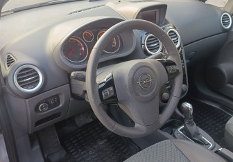 Подержанный автомобиль Opel Corsa 2010 года (13 фото)