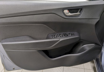 Подержанный автомобиль Hyundai Solaris Sedan 2019 года (11 фото)