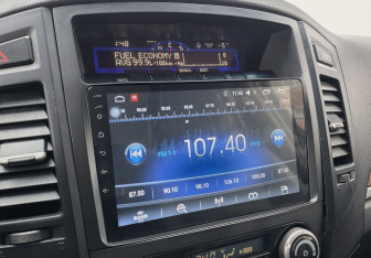 Подержанный автомобиль Mitsubishi Pajero 2008 года (14 фото)