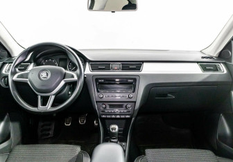 Подержанный автомобиль Skoda Rapid Liftback 2014 года (6 фото)