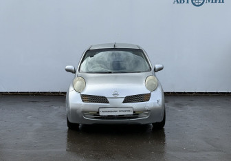 Подержанный автомобиль Nissan March Hatchback 2002 года (2 фото)
