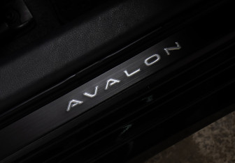 Подержанный автомобиль Toyota Avalon 2023 года (24 фото)