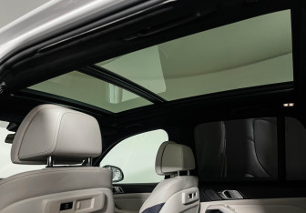 Подержанный автомобиль BMW X5 2021 года (16 фото)