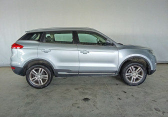 Подержанный автомобиль Geely Atlas 2018 года (8 фото)