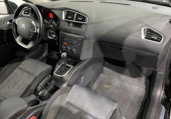 Подержанный автомобиль Citroen C4 Hatchback 2012 года (11 фото)