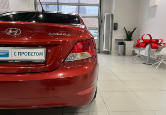 Подержанный автомобиль Hyundai Solaris Sedan 2011 года (9 фото)