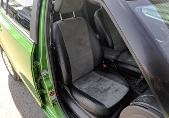 Подержанный автомобиль Skoda Fabia Hatchback 2012 года (22 фото)
