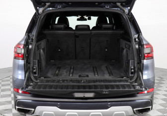 Подержанный автомобиль BMW X5 2019 года (9 фото)