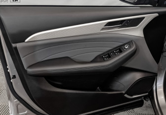 Подержанный автомобиль Haval F7 2024 года (19 фото)