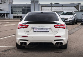 Подержанный автомобиль Maserati Ghibli Sedan 2016 года (6 фото)
