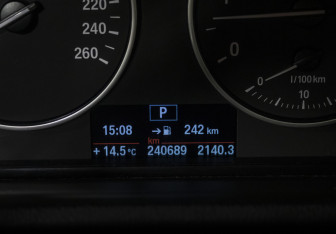 Подержанный автомобиль BMW X3 2013 года (12 фото)