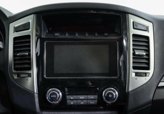 Подержанный автомобиль Mitsubishi Pajero 2018 года (8 фото)