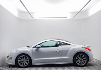 Подержанный автомобиль Peugeot RCZ 2011 года (8 фото)