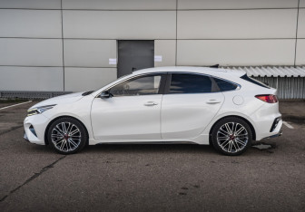 Подержанный автомобиль Kia K3 Hatchback 2021 года (8 фото)