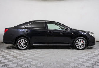Подержанный автомобиль Toyota Camry Sedan 2013 года (4 фото)