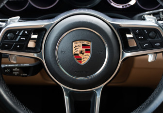 Подержанный автомобиль Porsche Cayenne 2019 года (25 фото)