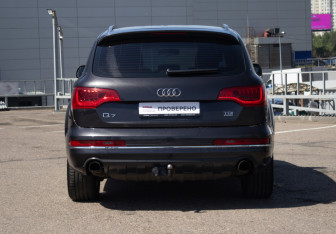 Подержанный автомобиль Audi Q7 2014 года (6 фото)