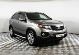 Подержанный автомобиль Kia Sorento 2012 года (3 фото)