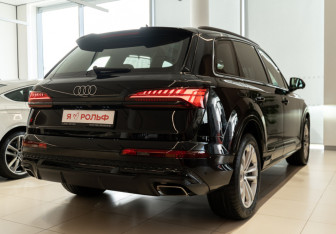 Новый Audi Q7 2025 (6 фото)